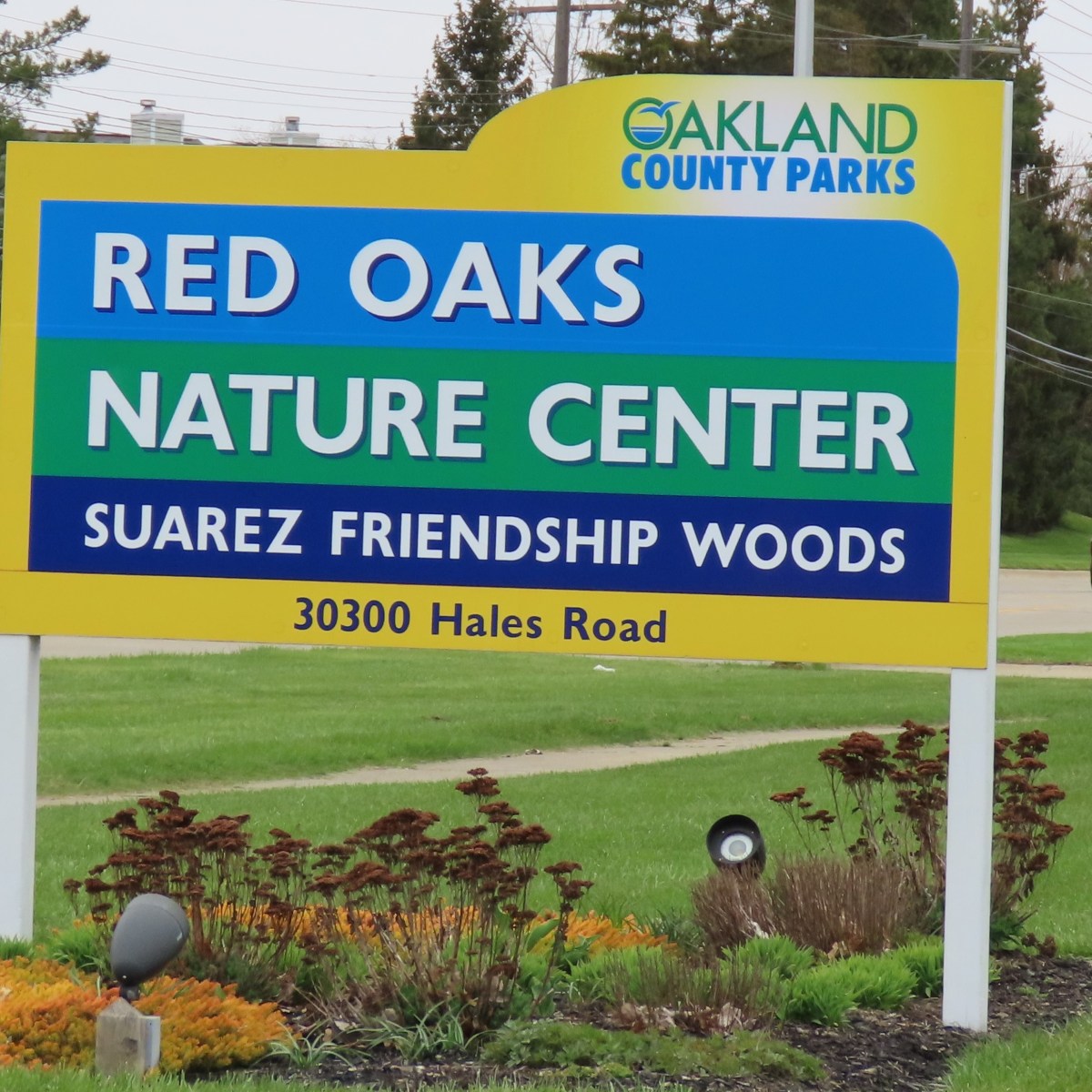 Red Oaks Nature Center entrance sign
